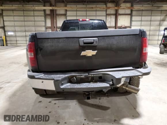 2008 Chevrolet Silverado 3500HD DRW LTZ с VIN 1GCJK33678F146002, выставлен на аукционе Copart как лот 85663514 с пробегом 231 546 миль миль и Списание • Salvage title. История ставок и продаж доступна на DreamBid. Изображение 6.