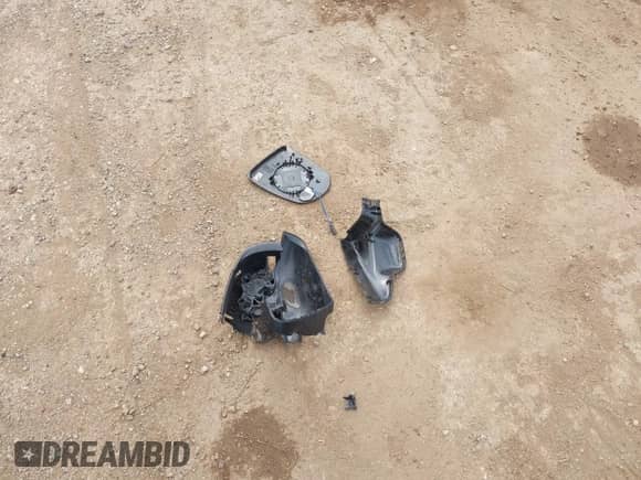 2025 Jeep Compass Latitude z VIN 3C4NJDBN0ST586904, wystawiony jako IAAI lot #42896513 z przebiegiem 4 100 mil mil oraz . Historia ofert i sprzedaży dostępna na DreamBid. Obrazek 12.