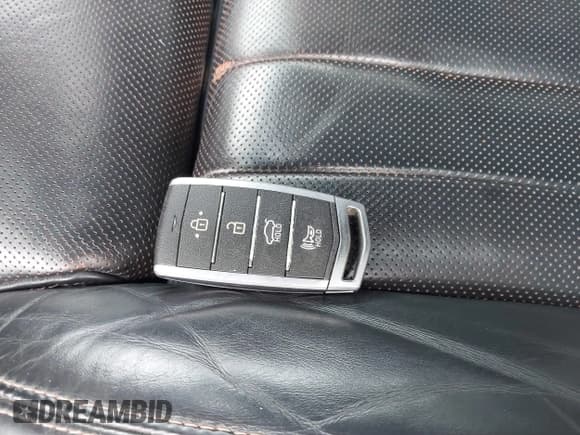 ✅ 2018 Genesis G80 Sport • VIN: KMHGN4JB6JU222877 • Лот: 41364724. Опубликован ранее на IAAI с пробегом 133 550 миль. Бесплатный доступ к архиву аукционных продаж из США и подробный отчёт об истории автомобиля на DreamBid. Изображение 11.