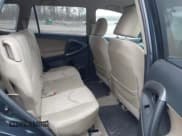 ✅ 2012 Toyota RAV4 • VIN: 2T3BF4DV3CW256816 • Lot: 43904030. Wystawiony na IAAI z przebiegiem 239 968 mil. Bezpłatny archiwum sprzedaży aukcyjnych z USA i szczegółowy raport historii pojazdu na DreamBid. Zdjęcie 8.