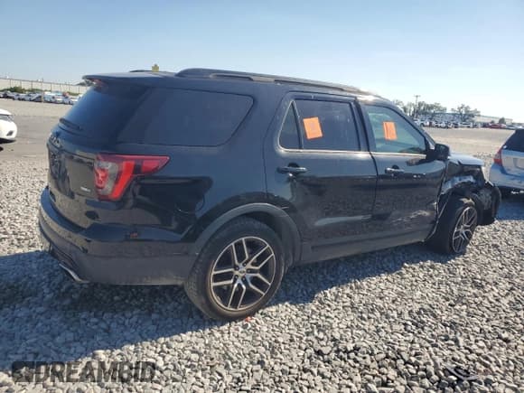 ✅ 2017 Ford Explorer Sport • VIN: 1FM5K8GTXHGE08714 • Lot: 92814095. Wystawiony na Copart z przebiegiem 169 423 mil. Bezpłatny archiwum sprzedaży aukcyjnych z USA i szczegółowy raport historii pojazdu na DreamBid. Zdjęcie 3.