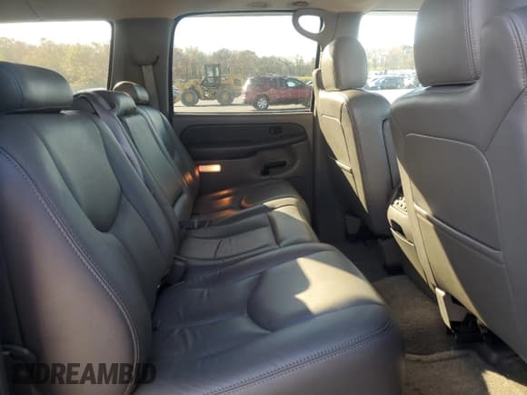 ✅ 2003 Chevrolet Suburban Z71 • VIN: 3GNFK16Z63G192340 • Lot: 89539315. Listed on Copart with 91,582 mi. Free auction sales archive from the USA and detailed vehicle history report at DreamBid. Image 11.