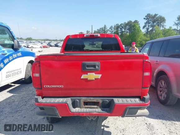 ✅ 2018 Chevrolet Colorado 2WD Work Truck • VIN: 1GCGSBEA8J1228460 • Lot: 42070574. Listed on IAAI with 186,745 mi. Free auction sales archive from the USA and detailed vehicle history report at DreamBid. Image 16.
