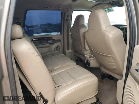 ✅ 2003 Ford Excursion Limited • VIN: 1FMNU43S13EA92088 • Lot: 79796844. Wystawiony na Copart z przebiegiem 154 986 mil. Bezpłatny archiwum sprzedaży aukcyjnych z USA i szczegółowy raport historii pojazdu na DreamBid. Zdjęcie 11.