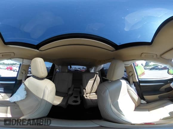 ✅ 2017 Toyota Highlander XLE • VIN: 5TDJZRFHXHS417436 • Lot: 43168533. Wystawiony na IAAI z przebiegiem 130 729 mil. Bezpłatny archiwum sprzedaży aukcyjnych z USA i szczegółowy raport historii pojazdu na DreamBid. Zdjęcie 19.