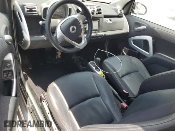 ✅ 2009 Smart fortwo Passion • VIN: WMEEK31XX9K253259 • Лот: 63807705. Опубликован ранее на Copart с пробегом 79 084 миль. Бесплатный доступ к архиву аукционных продаж из США и подробный отчёт об истории автомобиля на DreamBid. Изображение 8.