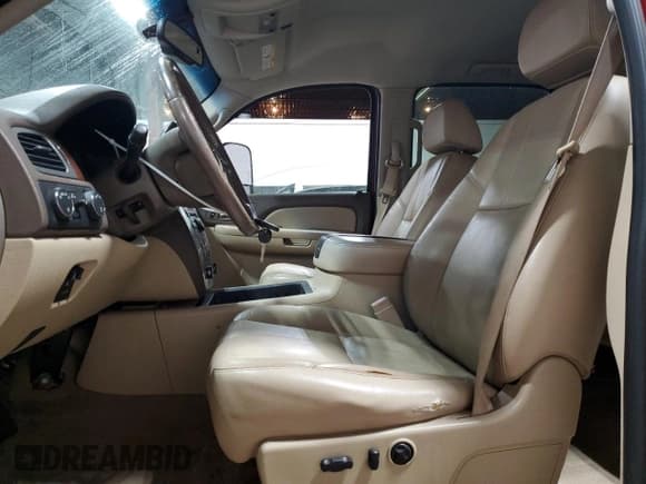 ✅ 2008 GMC Sierra 2500HD Work Truck • VIN: 1GTHK23698F188096 • Lot: 84331224. Listed on Copart with 241,361 mi. Free auction sales archive from the USA and detailed vehicle history report at DreamBid. Image 7.