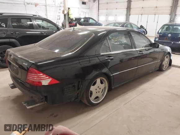 ✅ 2002 Mercedes-Benz S 600 • VIN: WDBNG78J42A252823 • Lot: 42051191. Listed on IAAI with 133,123 mi. Free auction sales archive from the USA and detailed vehicle history report at DreamBid. Image 4.