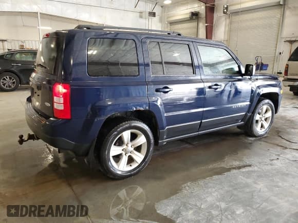 ✅ 2016 Jeep Patriot Latitude • VIN: 1C4NJRFB1GD739445 • Лот: 92441295. Опубликован ранее на Copart с пробегом 124 432 миль. Бесплатный доступ к архиву аукционных продаж из США и подробный отчёт об истории автомобиля на DreamBid. Изображение 3.