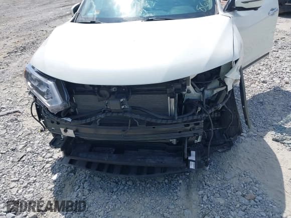 ✅ 2017 Nissan Rogue SL • VIN: 5N1AT2MT0HC868193 • Lot: 40285680. Listed on IAAI with 48,922 mi. Free auction sales archive from the USA and detailed vehicle history report at DreamBid. Image 6.