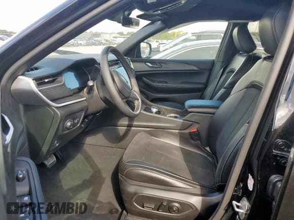 ✅ 2025 Jeep Grand Cherokee Altitude • VIN: 1C4RJHAG9S8657401 • Lot: 85341115. Listed on Copart with 22,179 mi. Free auction sales archive from the USA and detailed vehicle history report at DreamBid. Image 7.