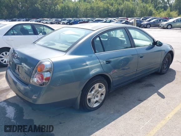 ✅ 2002 Nissan Altima S • VIN: 1N4AL11DX2C229294 • Lot: 40305742. Listed on IAAI with 139,600 mi. Free auction sales archive from the USA and detailed vehicle history report at DreamBid. Image 4.