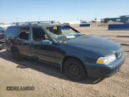 ✅ 1998 Volvo V70 • VIN: YV1LW5546W2406179 • Lot: 61808985. Wystawiony na Copart z przebiegiem Nie podano. Bezpłatny archiwum sprzedaży aukcyjnych z USA i szczegółowy raport historii pojazdu na DreamBid. Zdjęcie 4.