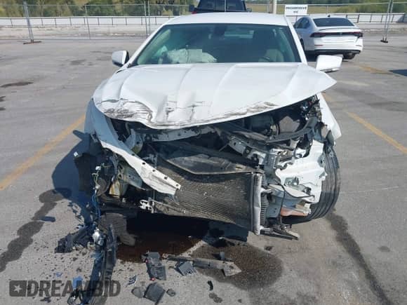 2016 Chevrolet Impala LT z VIN 2G1115S30G9120024, wystawiony jako IAAI lot #43200059 z przebiegiem 147 196 mil mil oraz . Historia ofert i sprzedaży dostępna na DreamBid. Obrazek 6.