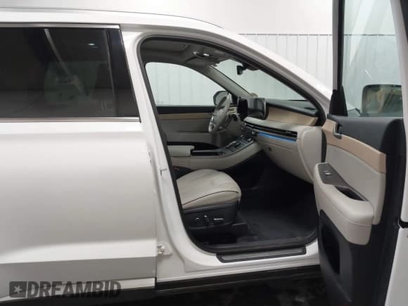 ✅ 2024 Hyundai Palisade Limited • VIN: KM8R5DGE2RU665937 • Lot: 43476525. Wystawiony na IAAI z przebiegiem 18 282 mil. Bezpłatny archiwum sprzedaży aukcyjnych z USA i szczegółowy raport historii pojazdu na DreamBid. Zdjęcie 5.