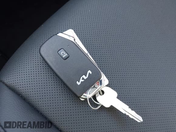 ✅ 2025 Kia Sportage SX-Prestige • VIN: 5XYK53DF2SG246622 • Lot: 41555512. Wystawiony na IAAI z przebiegiem 9 855 mil. Bezpłatny archiwum sprzedaży aukcyjnych z USA i szczegółowy raport historii pojazdu na DreamBid. Zdjęcie 11.