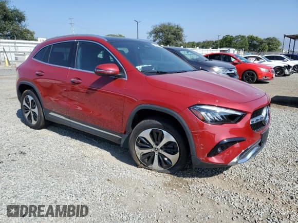 ✅ 2024 Mercedes-Benz GLA 250 • VIN: W1N4N4GBXRJ606911 • Lot: 89670525. Wystawiony na Copart z przebiegiem 6 453 mil. Bezpłatny archiwum sprzedaży aukcyjnych z USA i szczegółowy raport historii pojazdu na DreamBid. Zdjęcie 4.