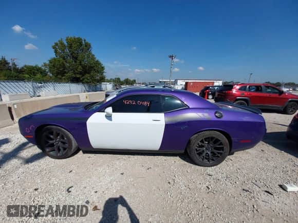 2023 Dodge Challenger R/T с VIN 2C3CDZBT6PH638017, выставлен на аукционе IAAI как лот 43233774 с пробегом 41 985 миль миль и . История ставок и продаж доступна на DreamBid. Изображение 14.