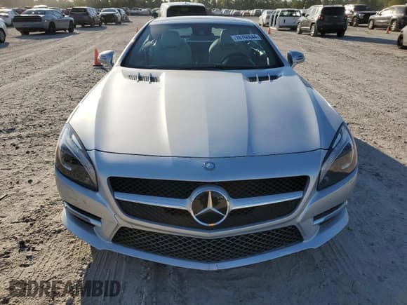 ✅ 2015 Mercedes-Benz SL 550 • VIN: WDDJK7DA9FF033987 • Лот: 76760644. Опубликован ранее на Copart с пробегом 61 036 миль. Бесплатный доступ к архиву аукционных продаж из США и подробный отчёт об истории автомобиля на DreamBid. Изображение 5.