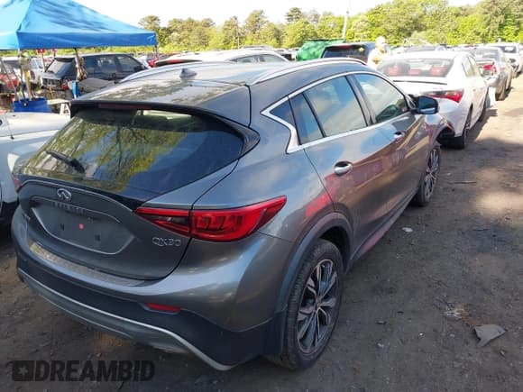 ✅ 2018 Infiniti QX30 Premium • VIN: SJKCH5CR7JA053848 • Лот: 42291145. Опубликован ранее на IAAI с пробегом 120 570 миль. Бесплатный доступ к архиву аукционных продаж из США и подробный отчёт об истории автомобиля на DreamBid. Изображение 4.