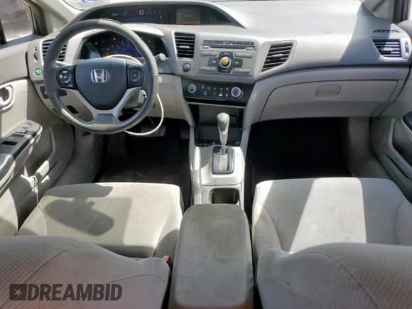 ✅ 2012 Honda Civic LX • VIN: 2HGFB2F50CH561531 • Lot: 81768315. Wystawiony na Copart z przebiegiem 116 372 mil. Bezpłatny archiwum sprzedaży aukcyjnych z USA i szczegółowy raport historii pojazdu na DreamBid. Zdjęcie 8.