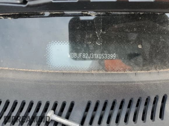 ✅ 2001 Mercedes-Benz E 320/430 4 Matic • VIN: WDBJF82J31X053399 • Lot: 60511895. Wystawiony na Copart z przebiegiem Nie podano. Bezpłatny archiwum sprzedaży aukcyjnych z USA i szczegółowy raport historii pojazdu na DreamBid. Zdjęcie 12.