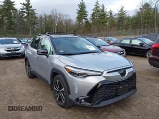 ✅ 2024 Toyota Corolla Cross Hybrid S • VIN: 7MUFBABG6RV060353 • Lot: 43684588. Wystawiony na IAAI z przebiegiem 11 988 mil. Bezpłatny archiwum sprzedaży aukcyjnych z USA i szczegółowy raport historii pojazdu na DreamBid. Zdjęcie 1.