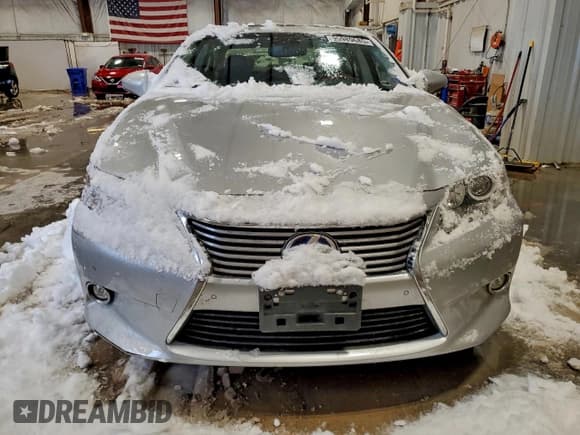 ✅ 2014 Lexus ES 300h • VIN: JTHBW1GG7E2045205 • Lot: 95989685. Listed on Copart with 198,886 mi. Free auction sales archive from the USA and detailed vehicle history report at DreamBid. Image 5.