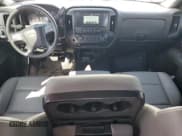 ✅ 2019 Chevrolet Silverado 2500HD Work Truck • VIN: 2GC2CREG8K1121196 • Lot: 56525835. Wystawiony na Copart z przebiegiem 63 376 mil. Bezpłatny archiwum sprzedaży aukcyjnych z USA i szczegółowy raport historii pojazdu na DreamBid. Zdjęcie 8.