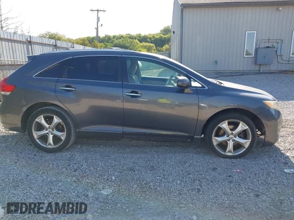✅ 2009 Toyota Venza • VIN: 4T3ZK11A69U004089 • Lot: 43173542. Listed on IAAI with 198,570 mi. Free auction sales archive from the USA and detailed vehicle history report at DreamBid. Image 13.