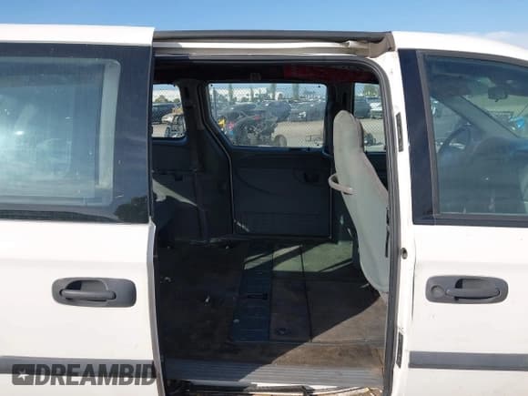 ✅ 2005 Dodge Caravan SE • VIN: 1D4GP24R35B342877 • Lot: 43595051. Listed on IAAI with 144,433 mi. Free auction sales archive from the USA and detailed vehicle history report at DreamBid. Image 8.