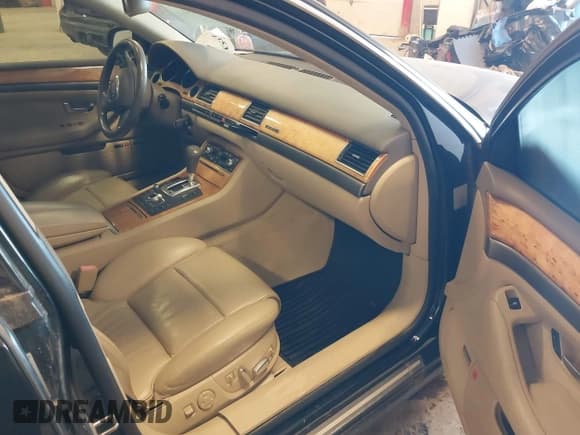 ✅ 2006 Audi A8 4.2L • VIN: WAULL44EX6N007905 • Lot: 43533717. Wystawiony na IAAI z przebiegiem Nie podano. Bezpłatny archiwum sprzedaży aukcyjnych z USA i szczegółowy raport historii pojazdu na DreamBid. Zdjęcie 5.