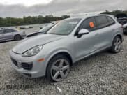 ✅ 2017 Porsche Cayenne • VIN: WP1AA2A26HKA85633 • Lot: 95941595. Wystawiony na Copart z przebiegiem Nie podano. Bezpłatny archiwum sprzedaży aukcyjnych z USA i szczegółowy raport historii pojazdu na DreamBid. Zdjęcie 1.