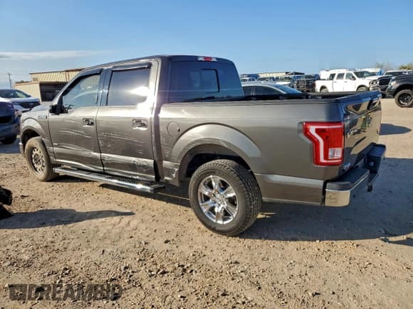 ✅ 2015 Ford F-150 XLT • VIN: 1FTEW1CP8FKE14725 • Lot: 94796205. Wystawiony na Copart z przebiegiem 136 230 mil. Bezpłatny archiwum sprzedaży aukcyjnych z USA i szczegółowy raport historii pojazdu na DreamBid. Zdjęcie 2.