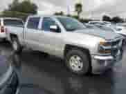 2017 Chevrolet Silverado 1500 LT z VIN 3GCUCRERXHG480172, wystawiony jako Copart lot #81976525 z przebiegiem 102 958 mil mil oraz Szkoda całkowita • Salvage title. Historia ofert i sprzedaży dostępna na DreamBid. Obrazek 4.