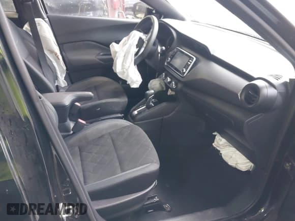 ✅ 2020 Nissan Kicks S • VIN: 3N1CP5BV9LL500201 • Lot: 43120126. Wystawiony na IAAI z przebiegiem 109 332 mil. Bezpłatny archiwum sprzedaży aukcyjnych z USA i szczegółowy raport historii pojazdu na DreamBid. Zdjęcie 5.