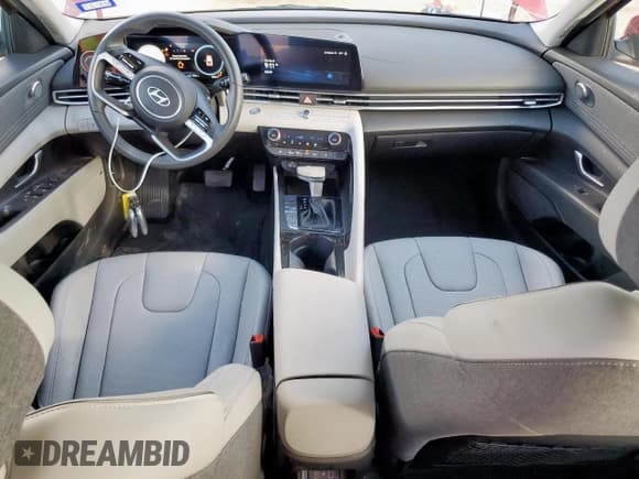 ✅ 2025 Hyundai Elantra Limited • VIN: KMHLP4DG9SU959380 • Lot: 81233345. Wystawiony na Copart z przebiegiem 19 534 mil. Bezpłatny archiwum sprzedaży aukcyjnych z USA i szczegółowy raport historii pojazdu na DreamBid. Zdjęcie 8.