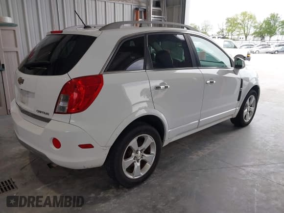 ✅ 2014 Chevrolet Captiva Sport LT • VIN: 3GNAL3EK7ES629429 • Lot: 42205153. Wystawiony na IAAI z przebiegiem 147 851 mil. Bezpłatny archiwum sprzedaży aukcyjnych z USA i szczegółowy raport historii pojazdu na DreamBid. Zdjęcie 4.