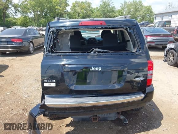 ✅ 2017 Jeep Patriot High Altitude • VIN: 1C4NJRFBXHD114138 • Lot: 42682367. Listed on IAAI with 55,521 mi. Free auction sales archive from the USA and detailed vehicle history report at DreamBid. Image 17.