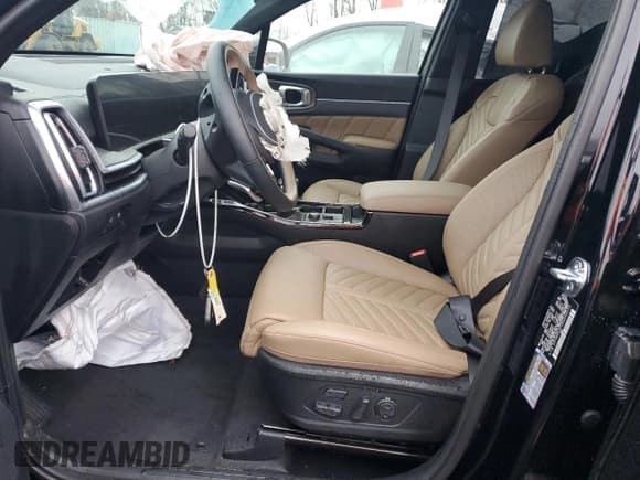 ✅ 2024 Kia Sorento X-Line SX Prestige • VIN: 5XYRKDJF1RG292213 • Лот: 82627544. Опубликован ранее на Copart с пробегом 3 968 миль. Бесплатный доступ к архиву аукционных продаж из США и подробный отчёт об истории автомобиля на DreamBid. Изображение 7.