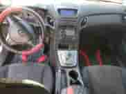 2012 Hyundai Genesis Coupe 2.0T с VIN KMHHT6KDXCU072734, выставлен на аукционе Copart как лот 42165235 с пробегом 106 405 миль миль и Чистый • Clean title. История ставок и продаж доступна на DreamBid. Изображение 8.