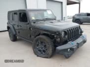 ✅ 2023 Jeep Wrangler • VIN: 1C4JJXN6XPW685719 • Lot: 41915045. Wystawiony na IAAI z przebiegiem 15 147 mil. Bezpłatny archiwum sprzedaży aukcyjnych z USA i szczegółowy raport historii pojazdu na DreamBid. Zdjęcie 1.