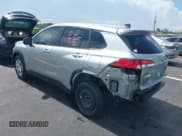 ✅ 2025 Toyota Corolla Cross L • VIN: 7MUAAAAG8SV137714 • Лот: 42753232. Опубликован ранее на IAAI с пробегом 862 миль. Бесплатный доступ к архиву аукционных продаж из США и подробный отчёт об истории автомобиля на DreamBid. Изображение 3.