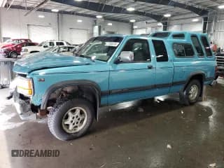 ✅ 1995 Dodge Dakota • VIN: 1B7GG23X0SW933444 • Lot: 77544414. Wystawiony na Copart z przebiegiem 180 529 mil. Bezpłatny archiwum sprzedaży aukcyjnych z USA i szczegółowy raport historii pojazdu na DreamBid. Zdjęcie 1.