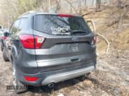 ✅ 2019 Ford Escape Titanium • VIN: 1FMCU9J99KUA43102 • Lot: 42146907. Wystawiony na IAAI z przebiegiem 91 724 mil. Bezpłatny archiwum sprzedaży aukcyjnych z USA i szczegółowy raport historii pojazdu na DreamBid. Zdjęcie 19.