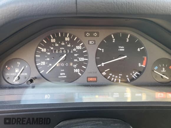 ✅ 1985 BMW 3 Series • VIN: WBAAB6400F1213056 • Lot: 92467385. Listed on Copart with 160,974 mi. Free auction sales archive from the USA and detailed vehicle history report at DreamBid. Image 9.