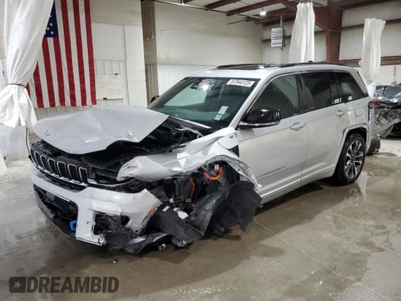 ✅ 2023 Jeep Grand Cherokee Overland • VIN: 1C4RJYD67PC671000 • Lot: 57944125. Wystawiony na Copart z przebiegiem 4 501 mil. Bezpłatny archiwum sprzedaży aukcyjnych z USA i szczegółowy raport historii pojazdu na DreamBid. Zdjęcie 1.