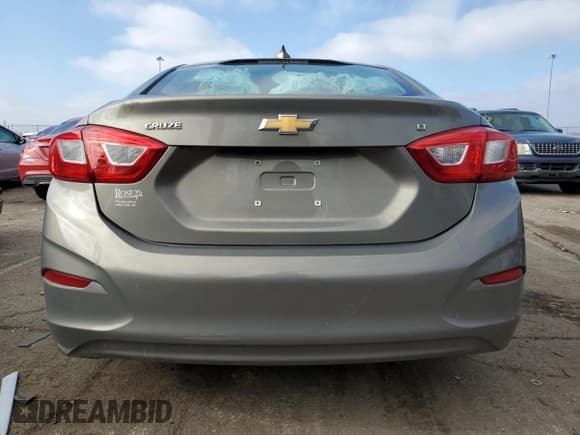 ✅ 2017 Chevrolet Cruze LT • VIN: 1G1BE5SM2H7217181 • Lot: 36311213. Listed on Copart with 56,064 mi. Free auction sales archive from the USA and detailed vehicle history report at DreamBid. Image 6.