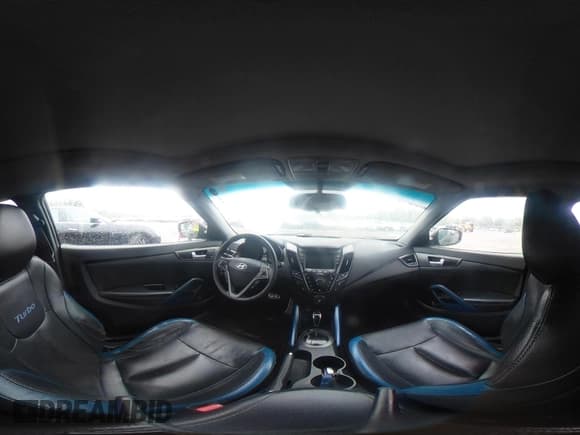 ✅ 2013 Hyundai Veloster Turbo • VIN: KMHTC6AE1DU110308 • Lot: 42259651. Wystawiony na IAAI z przebiegiem 135 379 mil. Bezpłatny archiwum sprzedaży aukcyjnych z USA i szczegółowy raport historii pojazdu na DreamBid. Zdjęcie 19.