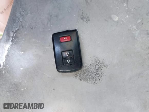 ✅ 2017 Toyota Tacoma SR5 • VIN: 3TMAZ5CN0HM028386 • Lot: 39100554. Listed on IAAI with 68,129 mi. Free auction sales archive from the USA and detailed vehicle history report at DreamBid. Image 11.